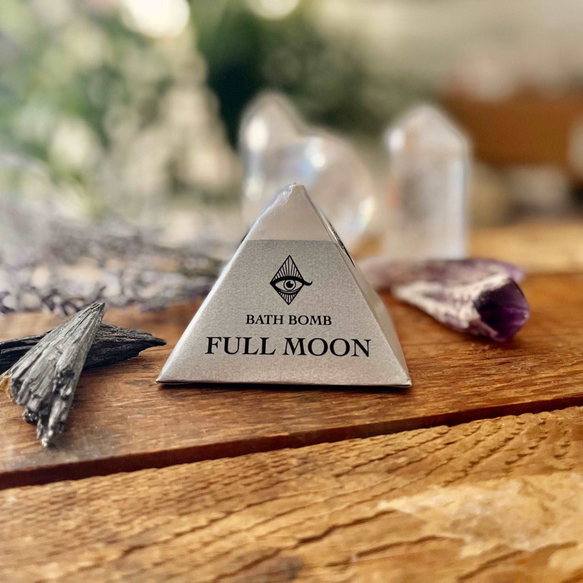 Unwind and release with our Full Moon Release Bath Bomb, featuring the calming blend of Lavender and Sage organic essential oils. Immerse yourself in the soothing fragrance as you let go of tension and embrace a sense of tranquility. Elevate your bath ritual and experience the rejuvenating effects of this enchanting blend.